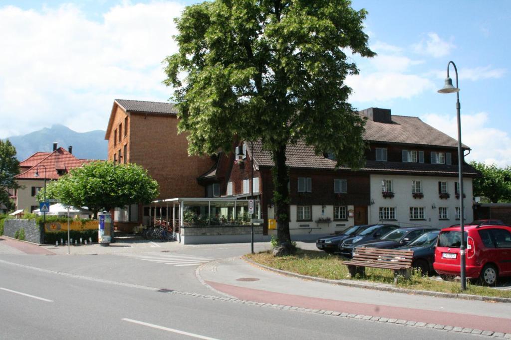 Hotel-Gasthof Lowen Feldkirch Eksteriør billede